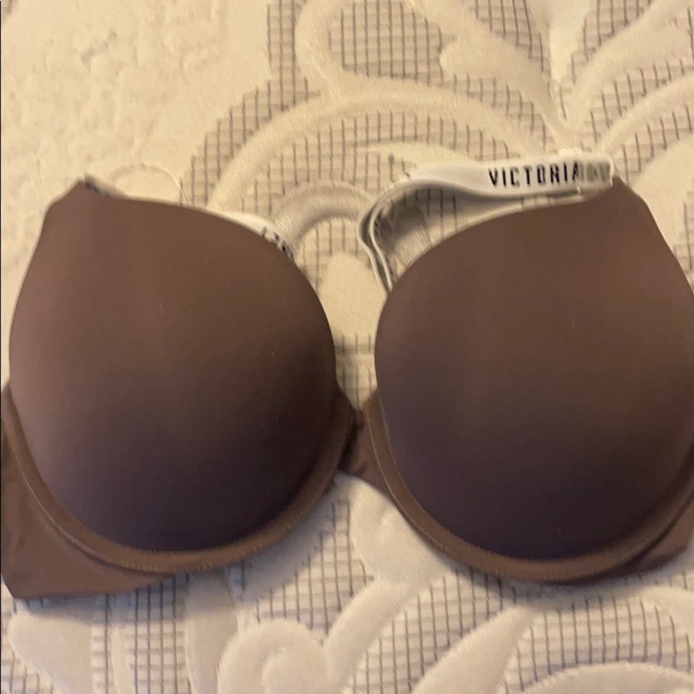 Victoria’s Secret T-shirt Push up Bra